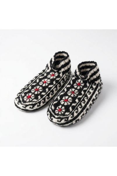 Zi Çeyizlik Winter Hand Knitted Booties – Black, White, Red Patterned – Size ...
