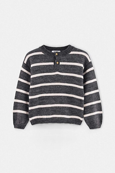 TRENDYOLKIDS Anthrazitfarbener Jungenpullover TTKDAW27KZ00045