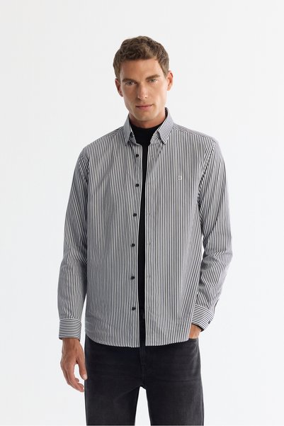Avva Men's Black Bottomed Collar Easy-Iron Slim Fit Shirt A42Y2134