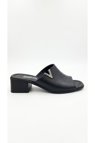 Ustalar Ayakkabı Çanta Black Women's Genuine Leather Heeled Slippers 617.4806