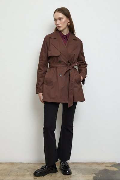 QANU Mora Short Trench Coat Brown