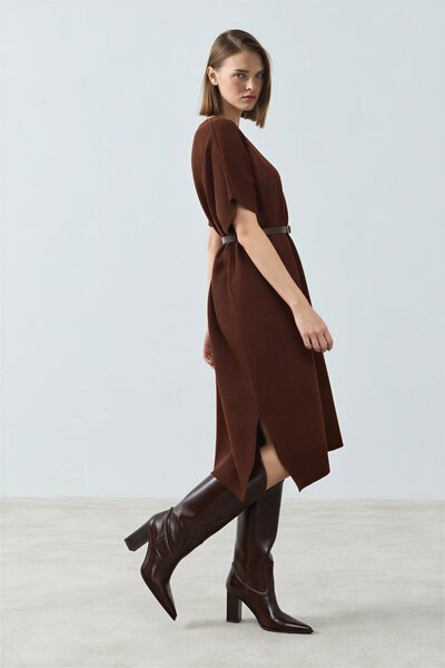 QANU Poncho Sweater Brown