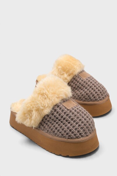 Capone Outfitters Caterina Knitwear and Fur Women's Closed Toe Slippers