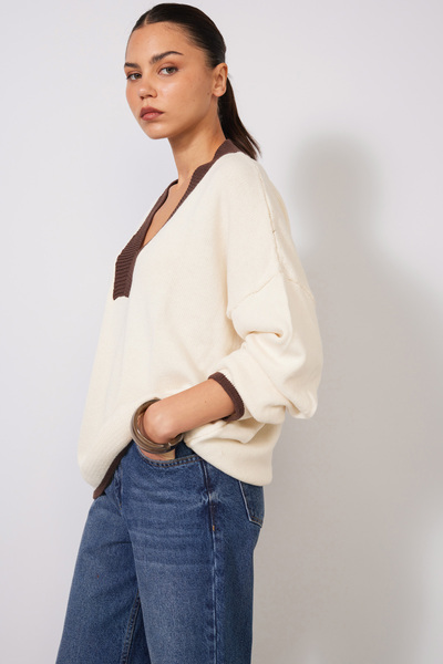Nisan Contrast Color V-Neck Tricot Sweater Raw Ecru-Brown