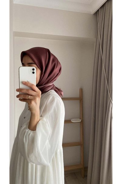 NUHBE Amber Scarf - Cherry Rot