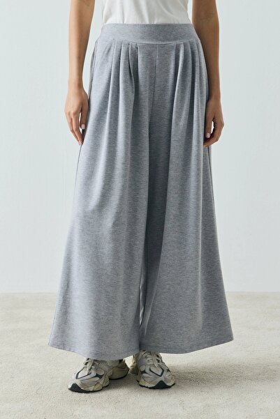 QANU Oria Pleated Trousers Gray