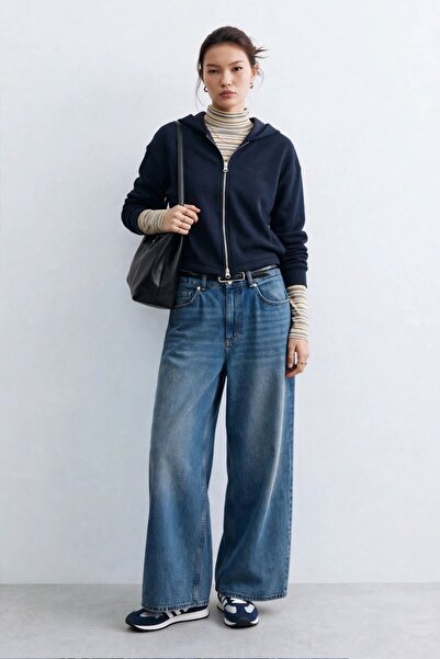 BARRELS AND OIL Women's Zip-Up Sweatshirt - Navy Blue