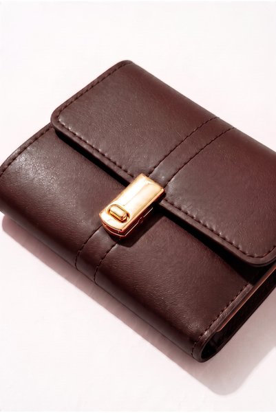 BeeBlack Milda model Kadın Cüzdanı, Altın Renk Kilitli Çok Bölmeli Kartlık Cüzdan