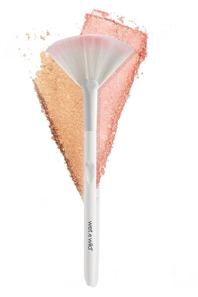 Wet n Wild Cruelty Free & Vegan wet n wild Blush Brush