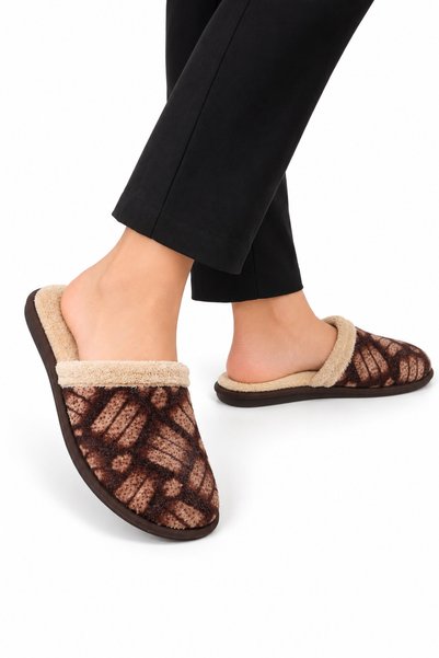 Jagulep Unisex Home Furry Non-Slip Sole Slippers Brown