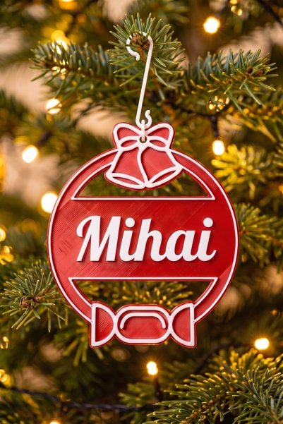 OEM Glob Craciun Personalizat cu Nume Mihai - Ornament Brad Plat Rosu Satinat...