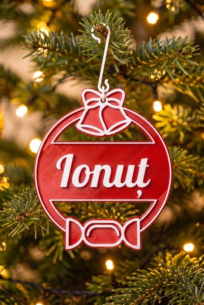 OEM Glob Craciun Personalizat cu Nume Ionut - Ornament Brad Plat Rosu Satinat...