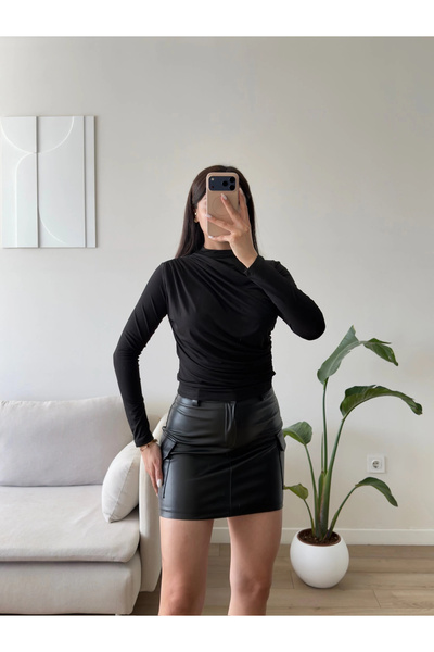 Zoom Butik Drapeli Dik Yaka Bluz - SİYAH