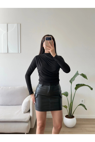 Zoom Butik Drapeli Dik Yaka Bluz - SİYAH