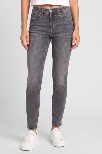Calvin Klein Jeans Women Skinny Fit Washed Stretchable Denim Jeans, Grey