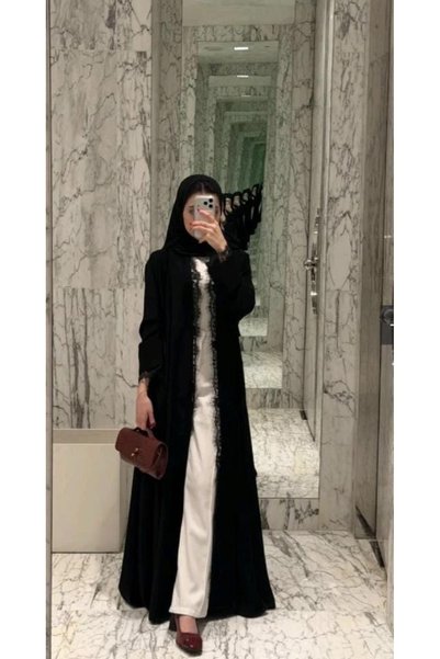 Rosana عباية غموض عباية سوداء فخمة بقصة بليزر وأكمام دانتيل راقية، سواد ملكي ...