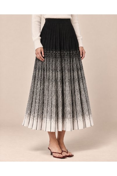 TOP CLOTHE تنورة نسائية صوف تريكو بكسرات طولية وطبعات زخرفية متدرجة، خصر مرتفع، تصميم شتوي أنيق – أسود وبني