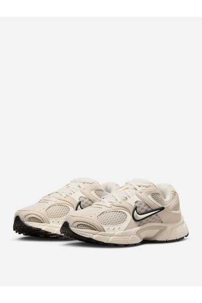 Nike V5 RNR Suede Shoes