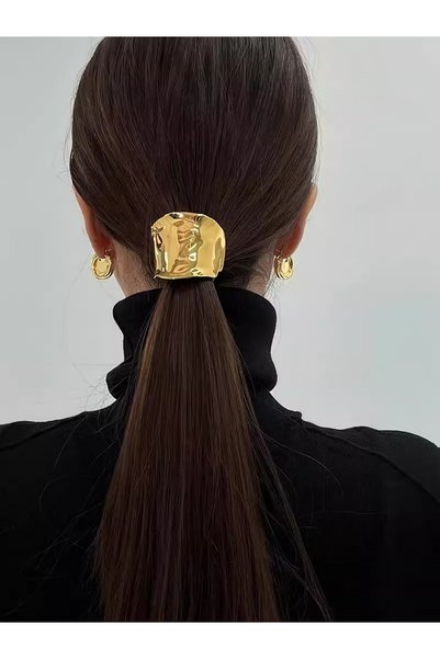 Take Two By Styli حلقة شعر ذهبية اللون ذات ملمس مميز