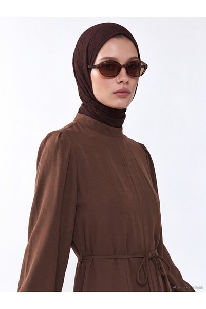 LC Waikiki LCW Modest Kahverengi Dik Yaka Kuşaklı Modal Karışımlı Elbise