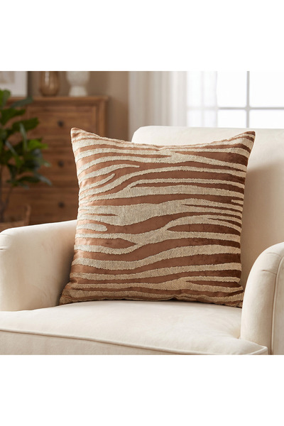 Lifestyle وسادة مطرزة محشوة بالمخمل - 45x45 سم