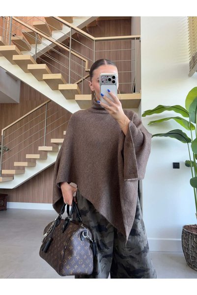 BB Bensu Buyruk Knitted Knitted Poncho