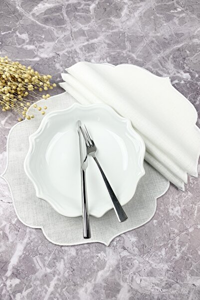 WEARE2 Набір з 4 білих килимків для серветок з вишивкою медальйонів