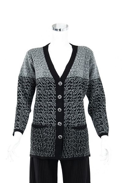 Oppland Women's Gray Winter Motif Double Pocket Front Buttoned Regular Cut Lycra Woolen Fabric Mother Cardigan
