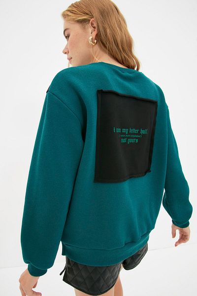 Trendyol Collection Sweatshirt mit Öldruck aus Strick – Basismodell