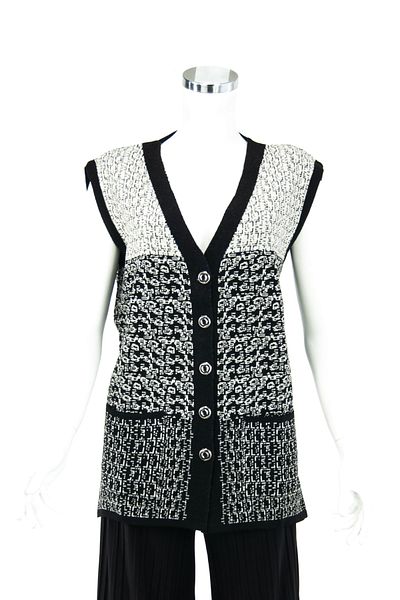 Oppland Women's Cream Winter Motif Buttoned Double Pocket Normal Cut Lycra Woolen Fabric Mother Vest