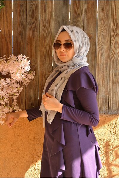 Veille Feather Pattern Silver Shawl
