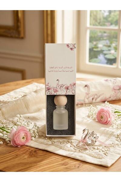 Mini توزيعات مولودة عطر الخشبي مع العلب والثيم (12حبة )