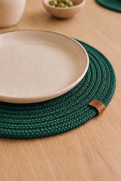 Naspar Christmas Green Color Plate Set / 6 Pieces Plates / Modern American Serving, Stylish Presentation Plate / Dinnerware (32cm)