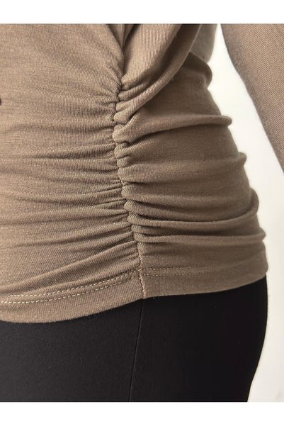 CrepTekstil بلوزة نسائية من الفسكوز المزين بتفاصيل مطاطية وياقة دائرية وأكمام خفاشية