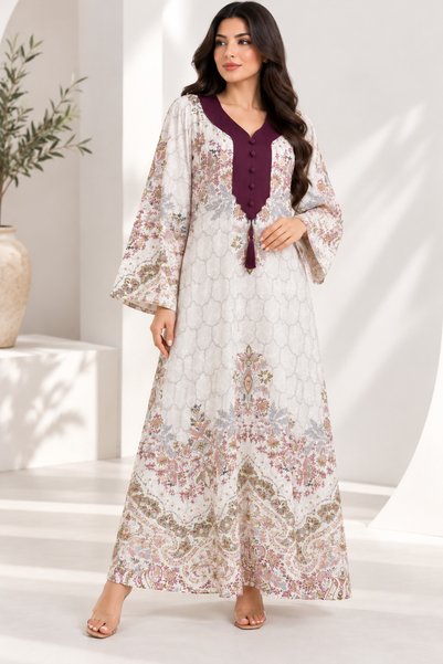 White colour جلابية نسائية فاخرة طويلة بنقوش شرقية وزخارف ناعمة وياقة مطرزة ب...
