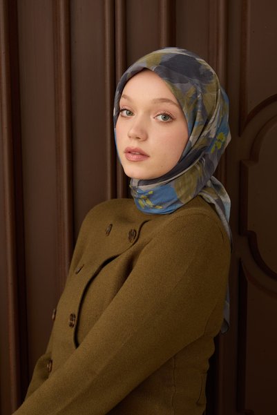 Silk Home وشاح فيلورا باللون الأزرق الزهري