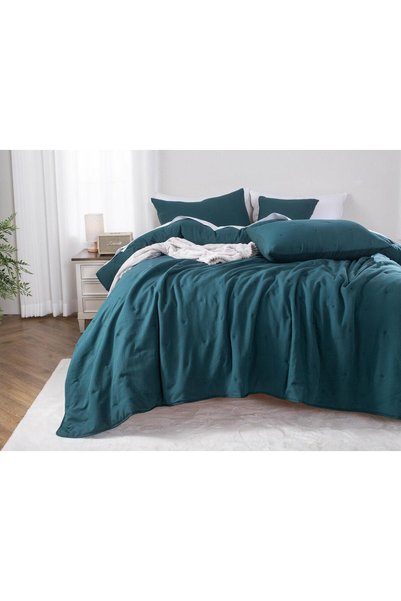 Karo Cuvertură de pat matlasată Dotta 240x260cm Smarald - Eleganță și Confort