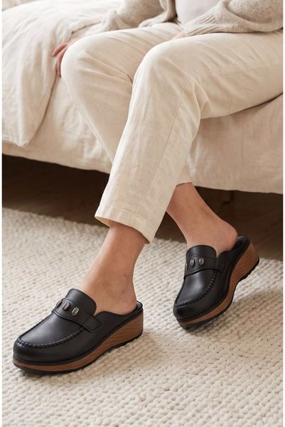 mustey Closed Front, Stitched Inside and Out, Soft Leather, Suitable for Dail...
