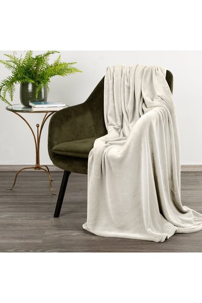 Eurofirany Cuvertura Clarissa 150x200cm, microfibra, crem, moale si calduroasa