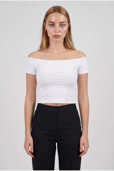 VACHT Women's white color boat neck body-fitted basic flexible crop blouse