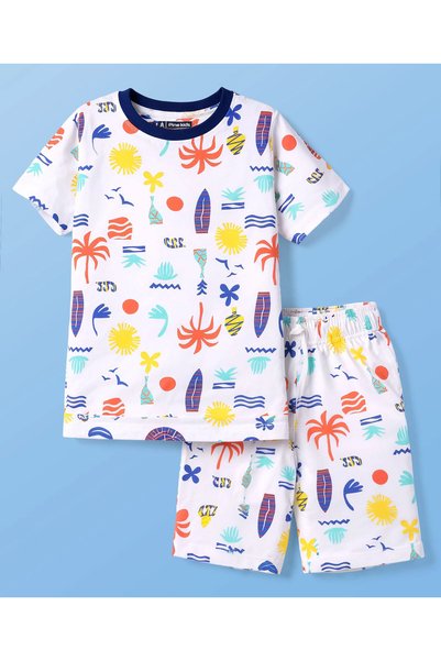 Pine kids طقم نوم قطني محبوك بأكمام نصفية مع تي شيرت وشورت مطبوع - أبيض