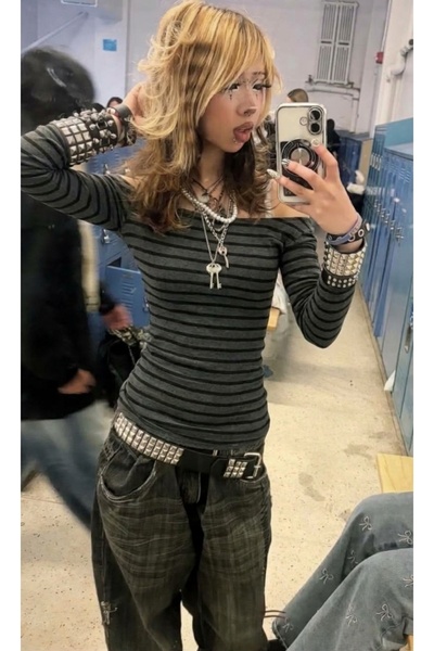 claine Gri Madonna Yaka Siyah Gotik Y2K Şeritli Uzun Kollu Crop