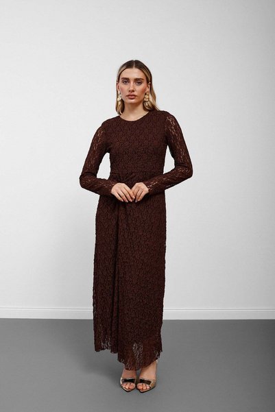 Serica Moda Καφέ Δαντελένιο Μακρύ Βραδινό Φόρεμα με Σούρα στη Μέση