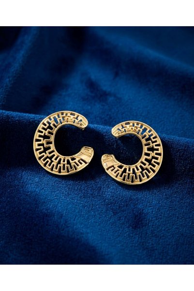 HOŞGÖR ACCESSORIES Xuping Openwork Patterned Half Hoop Earrings