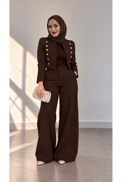 BNGL Boutique طقم سترة وبنطلون نسائي بتفاصيل أزرار ذهبية بنية اللون