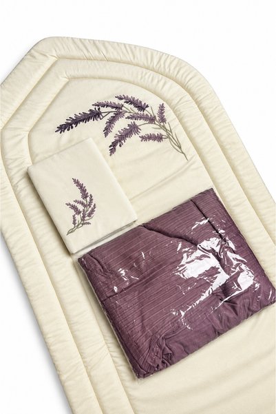MAYAR The Pictures Show a Luxurious 3-Piece Women's Prayer Set in Lavender (P...