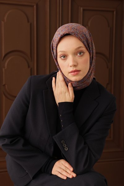 Silk Home وشاح فيلورا بتصميم تجريدي باللون الرمادي الداكن