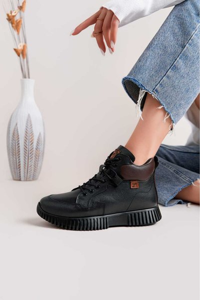Garmoda Hakiki Deri Kadın Günlük Kısa SİYAH Garni BOT & Bootie GRG5015