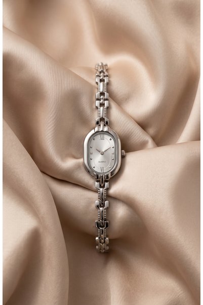 KLISHE Butik Queen Vintage Women's Steel Watch Silver Color |   Old Money Lux...