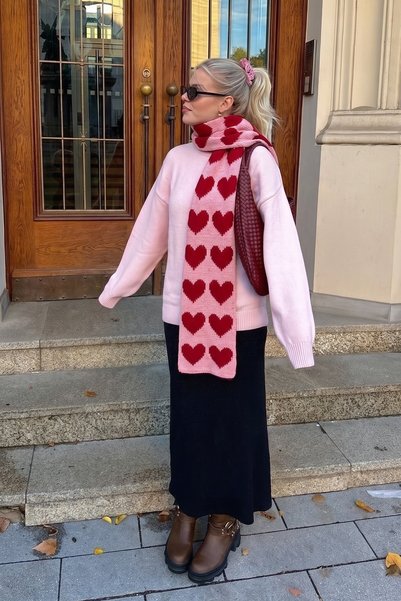 BAHELS Lovely Pink Special Edition Heart Patterned Scarf